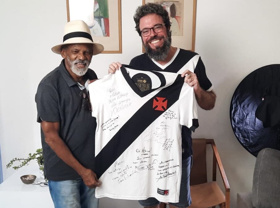 A memória da força de um gigante contra o racismo, dentro e fora de campo
